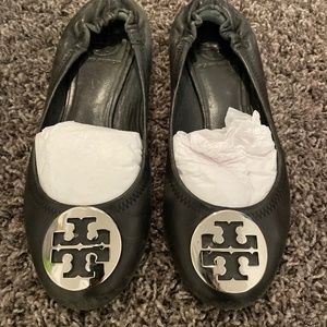 Tory Burch black leather flats
